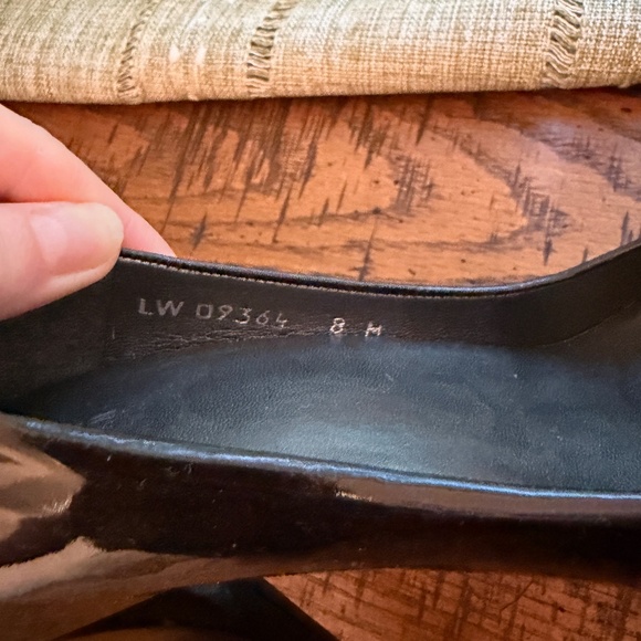 Stuart Weitzman black lacquer stilettos - Picture 6 of 6